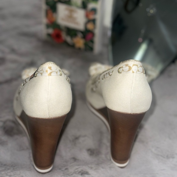 New Coach Ivory Thalia Canvas wedges 8 1/2 M light weight super cute 🥰 - Picture 2 of 5